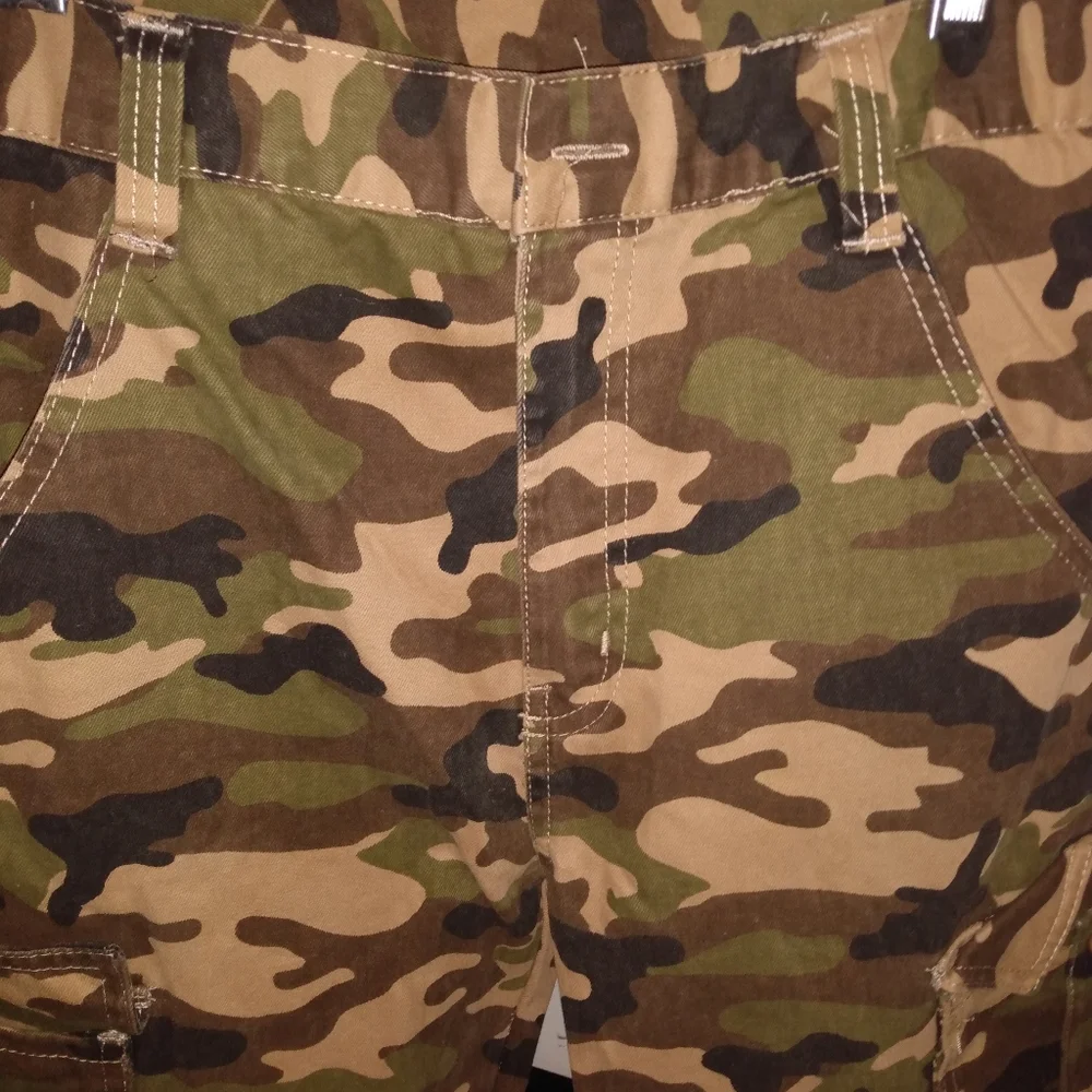 Quad brand Youth Camo Cargo pants size 16